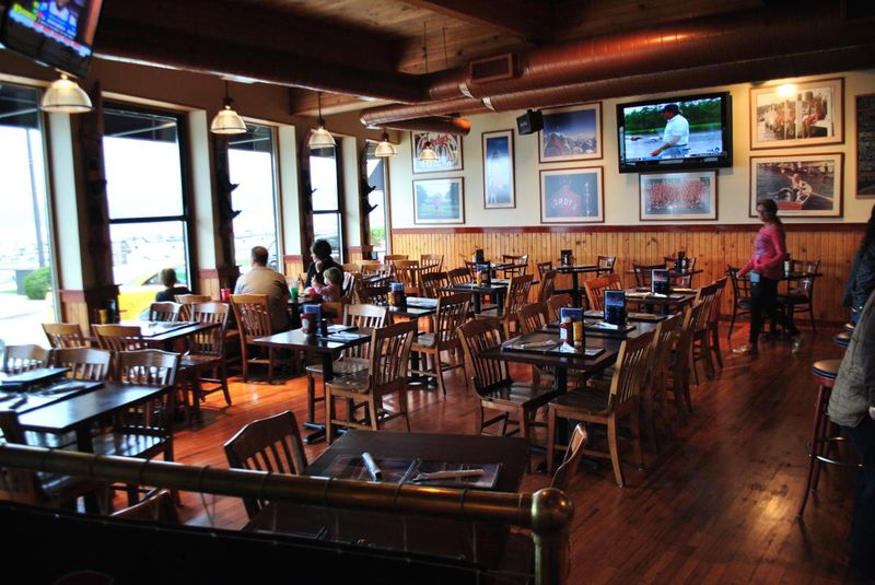 Gordy’s Boat House – Fontana, Geneva Lake