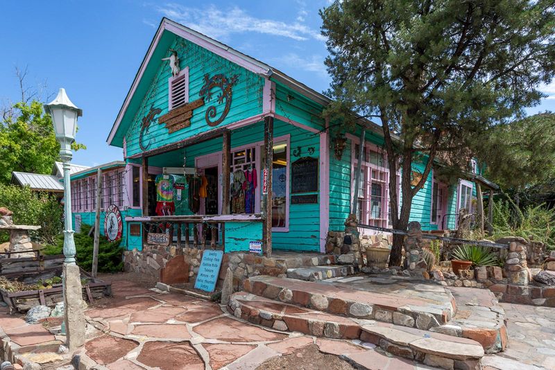 Artists Transform Miners' Cabins into Colorful Galleries