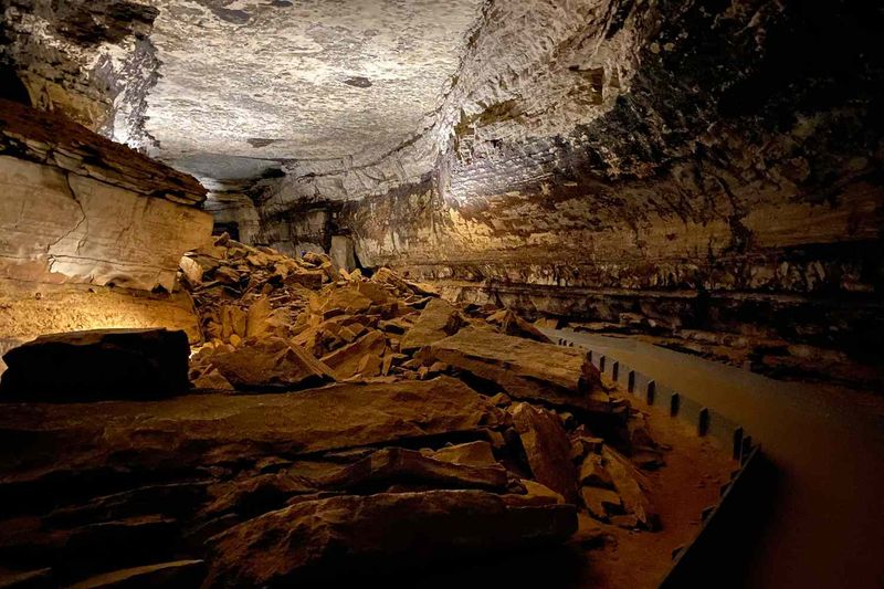 The Mammoth Cave: A Labyrinth Beneath the Earth