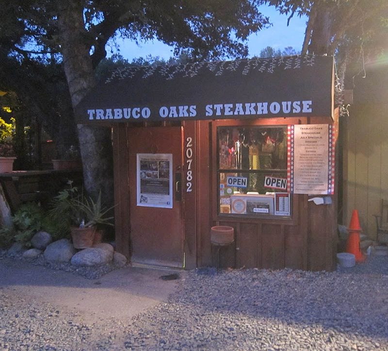 Trabuco Oaks Steakhouse: The Tie-Cutting Canyon Hideaway