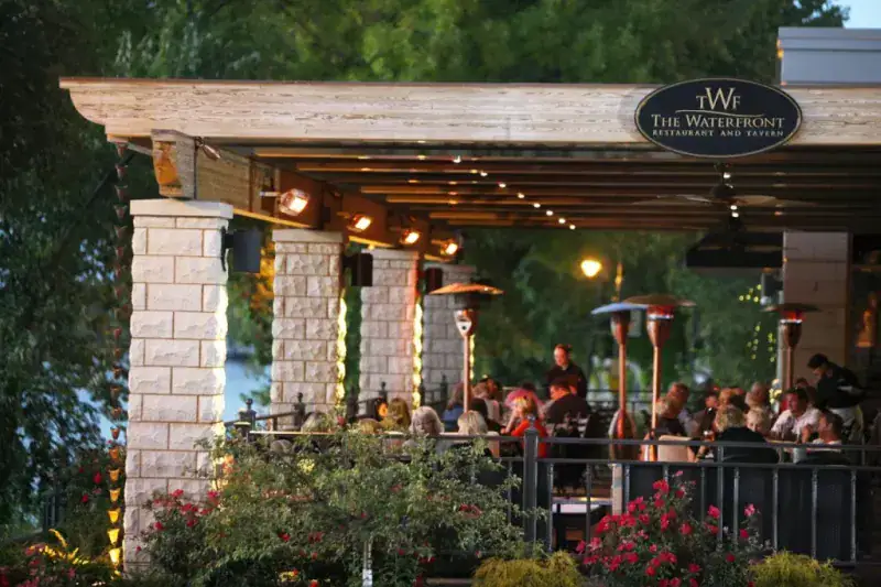 The Waterfront Restaurant – La Crosse, Mississippi River