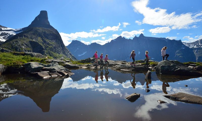 Isfjord – Gateway to the Romsdalsalpene