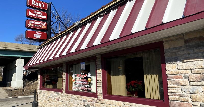 Ray's Family Restaurant: Elgin's Comfort Food Kingdom