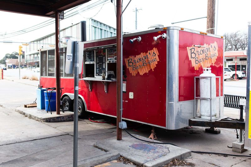 Brown's Bar-B-Que: Austin's Roadside Smoke Shack