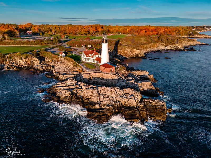 Two Lights State Park's Autumn Cliffside Drama