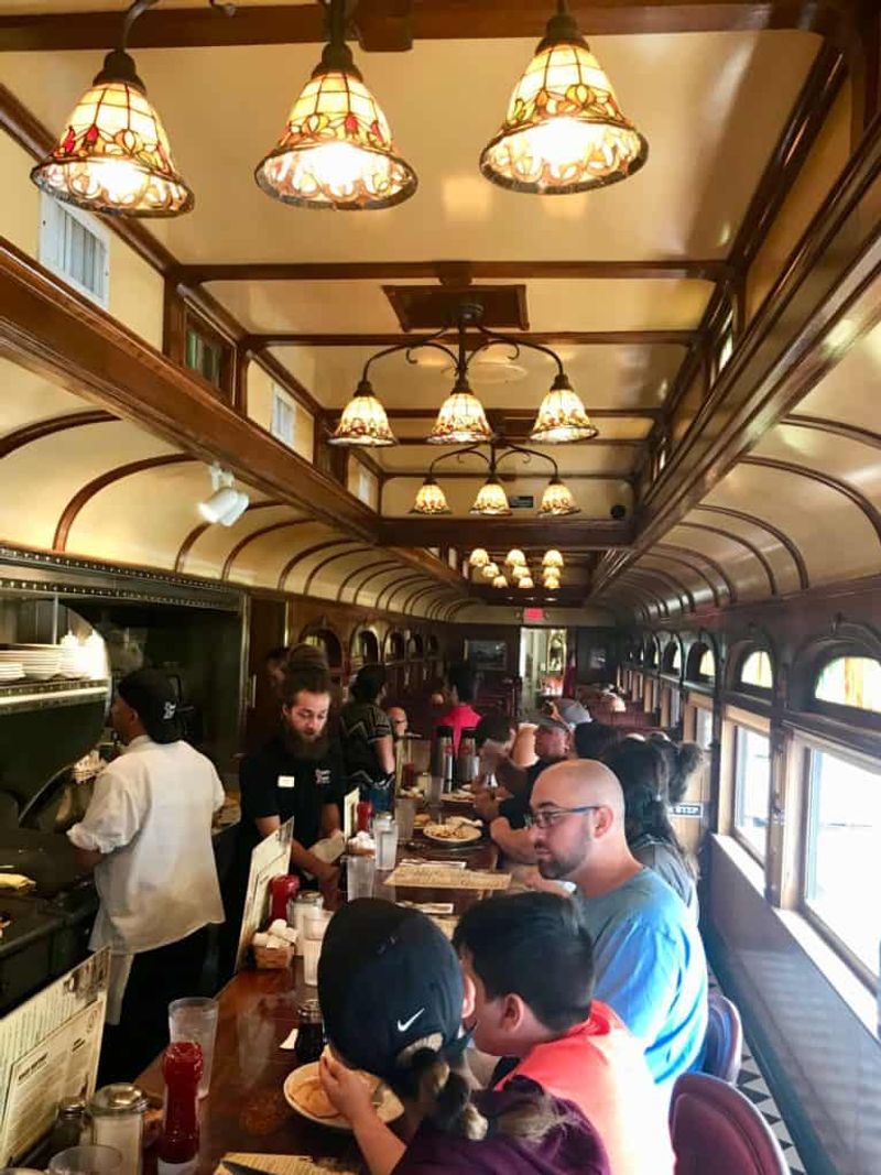 Essential Details for Planning Your Frank's Diner Visit