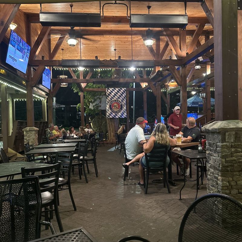 Shared Tables & Southern Hospitality