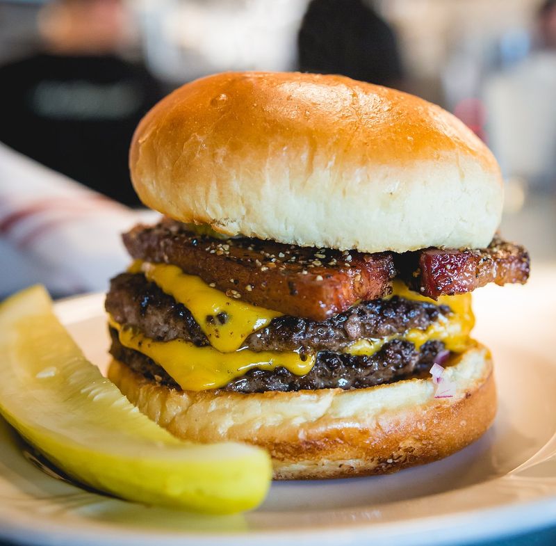 Au Cheval (West Loop) — the burger that launched a thousand lines