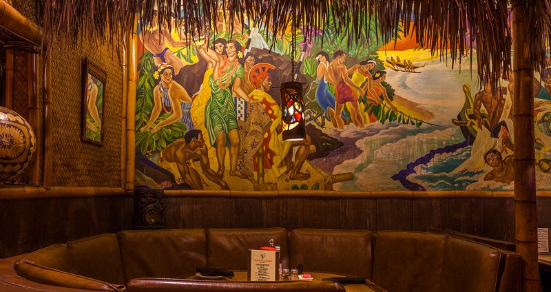 Damon's Steakhouse: Glendale's Tiki-Themed Surprise