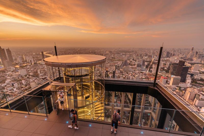 Rooftops & skywalks for big-city views