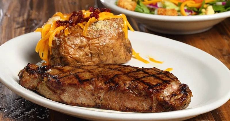 Texas Roadhouse: Hand-Cut Steaks with Western Flair