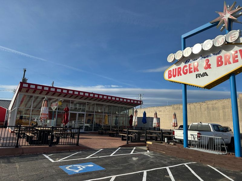Boulevard Burger & Brew - Richmond