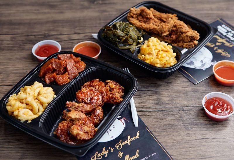 Lady's Seafood & Soulfood: Ocean Meets Southern Tradition