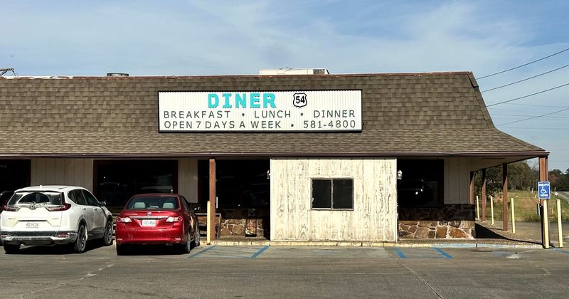 A Roadside Beacon of Honest Cooking