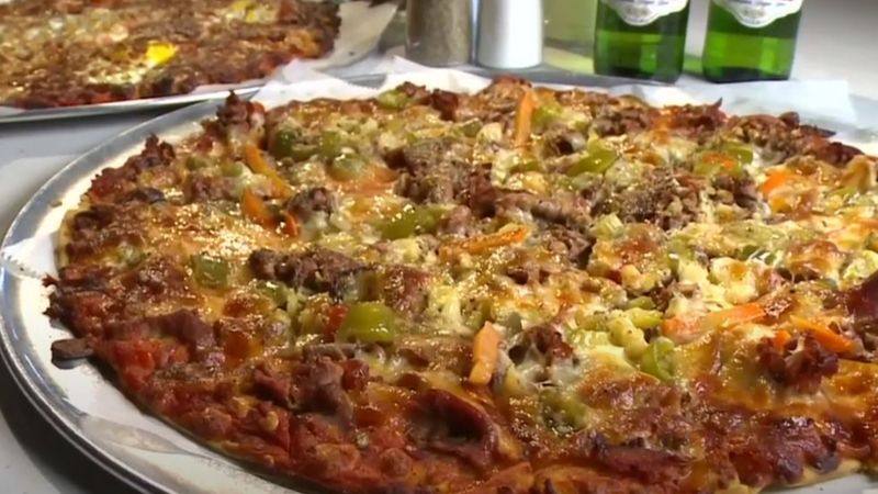 Vito & Nick's (Ashburn) — South Side tavern-style royalty