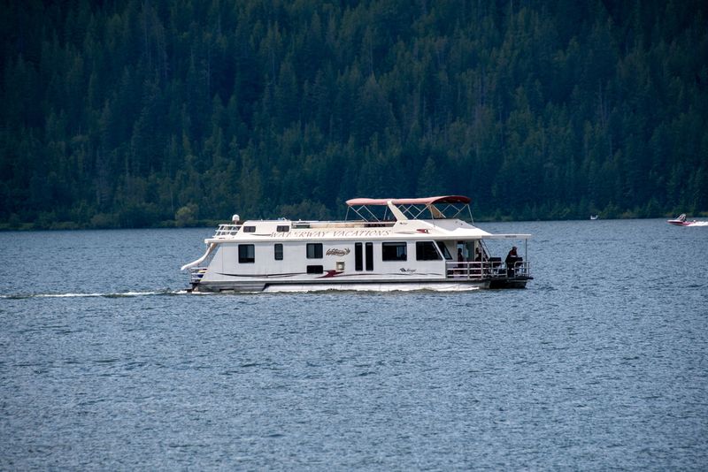 Hidden Coves Provide Private Paradise for Water Enthusiasts