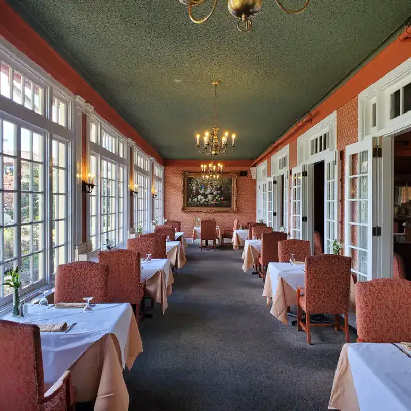 Simon’s Cliffhouse, Columbia Gorge Hotel — Hood River