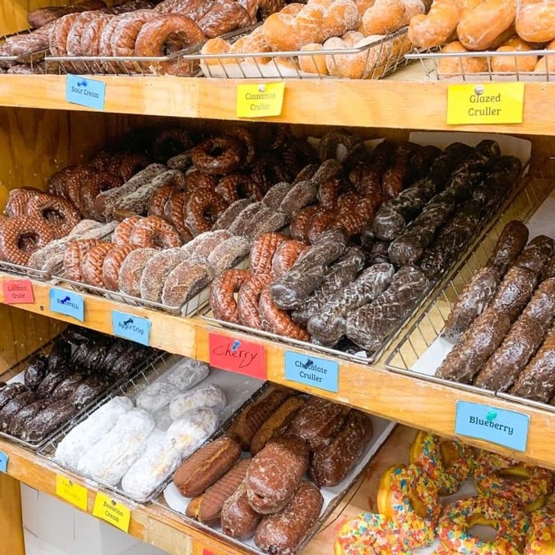 Beach Donut Shop (Clinton)