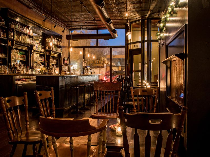 Glascott's Bar Connection Creates Unique Experience