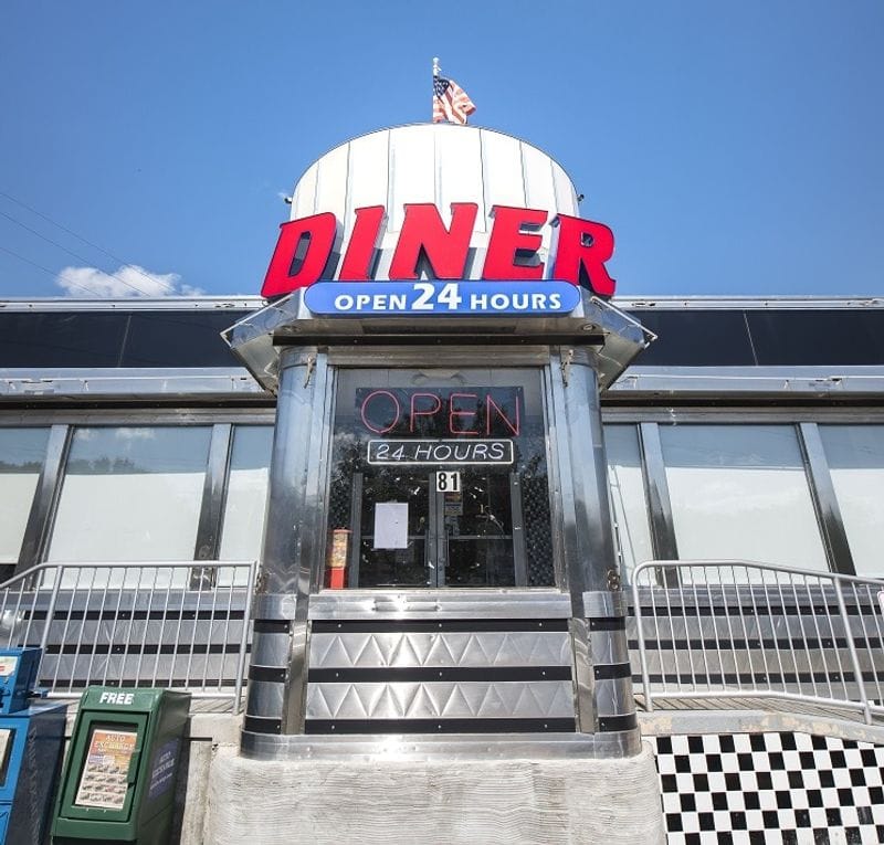 US 30 Diner – Retro Chrome Legacy in West York