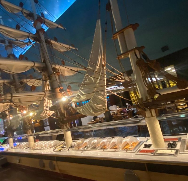 Captain George's Seafood Buffet – Myrtle Beach