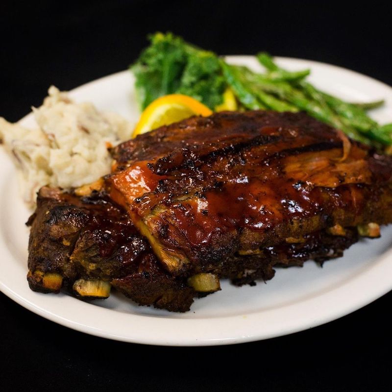 Maderas Steak & Ribs: Los Alamitos' Neighborhood Gem