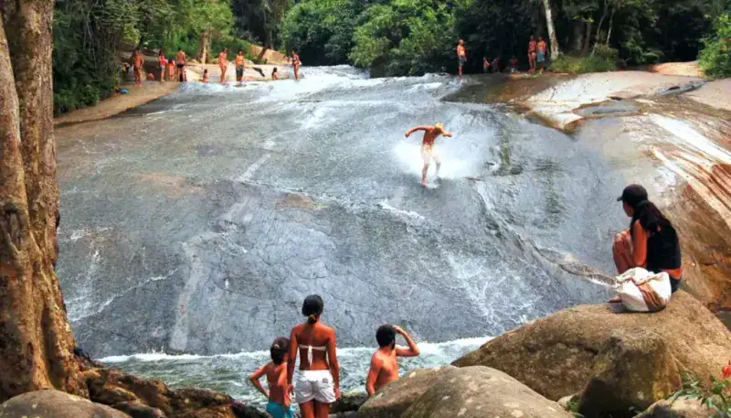 Cachoeira do Tobogã: A Natural Waterslide
