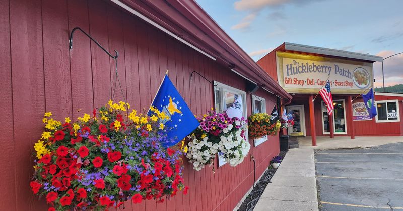 The Huckleberry Patch, Hungry Horse