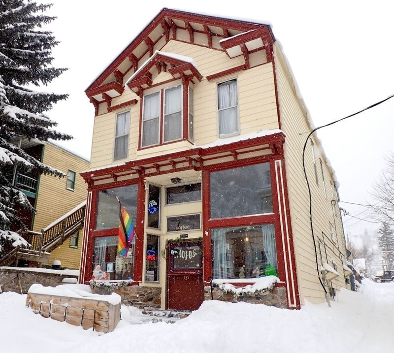 Mojo's Coffee: Breakfast in a Former Brothel