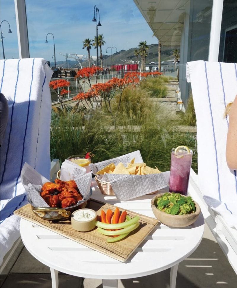 Dining Experience and Seating Options