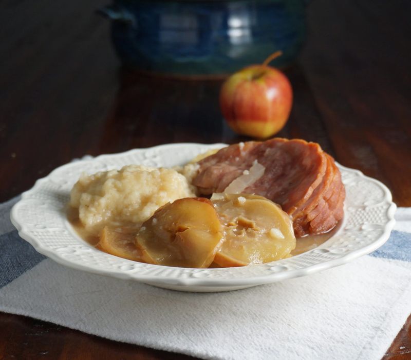 Schnitz un Knepp – Apples, Dumplings & Ham