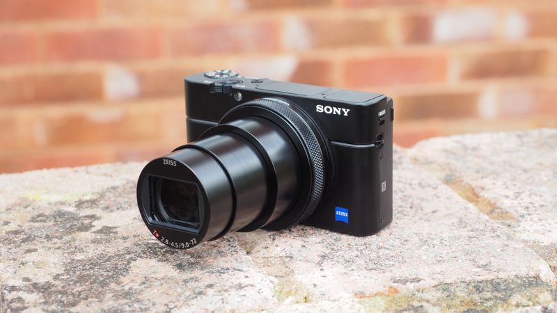 Sony RX100 VII: Versatility in Your Pocket