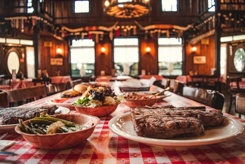Pinnacle Peak Steakhouse — Tucson's Cowboy-Cut Specialist