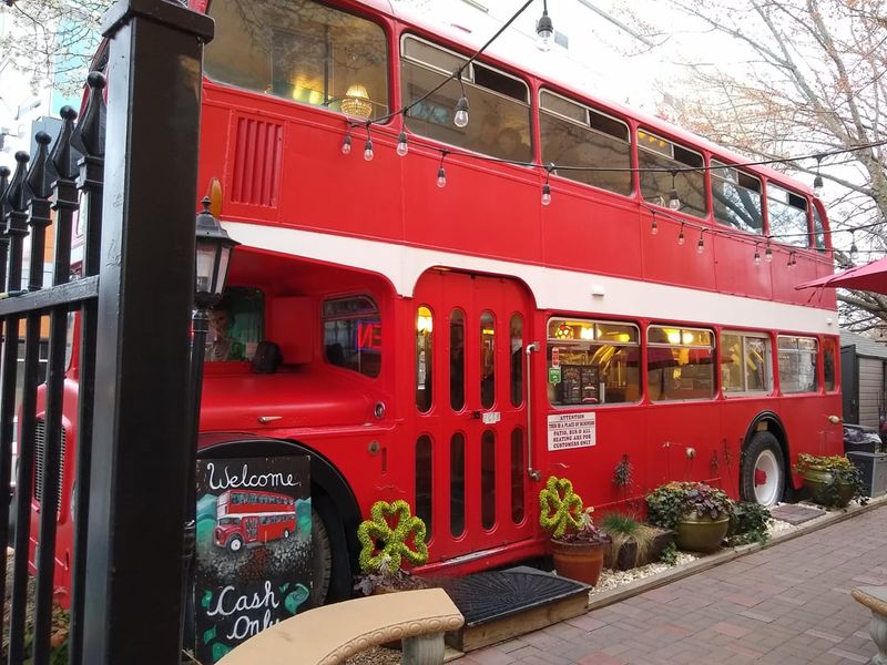 Double D's Coffee: Espresso on a Double-Decker