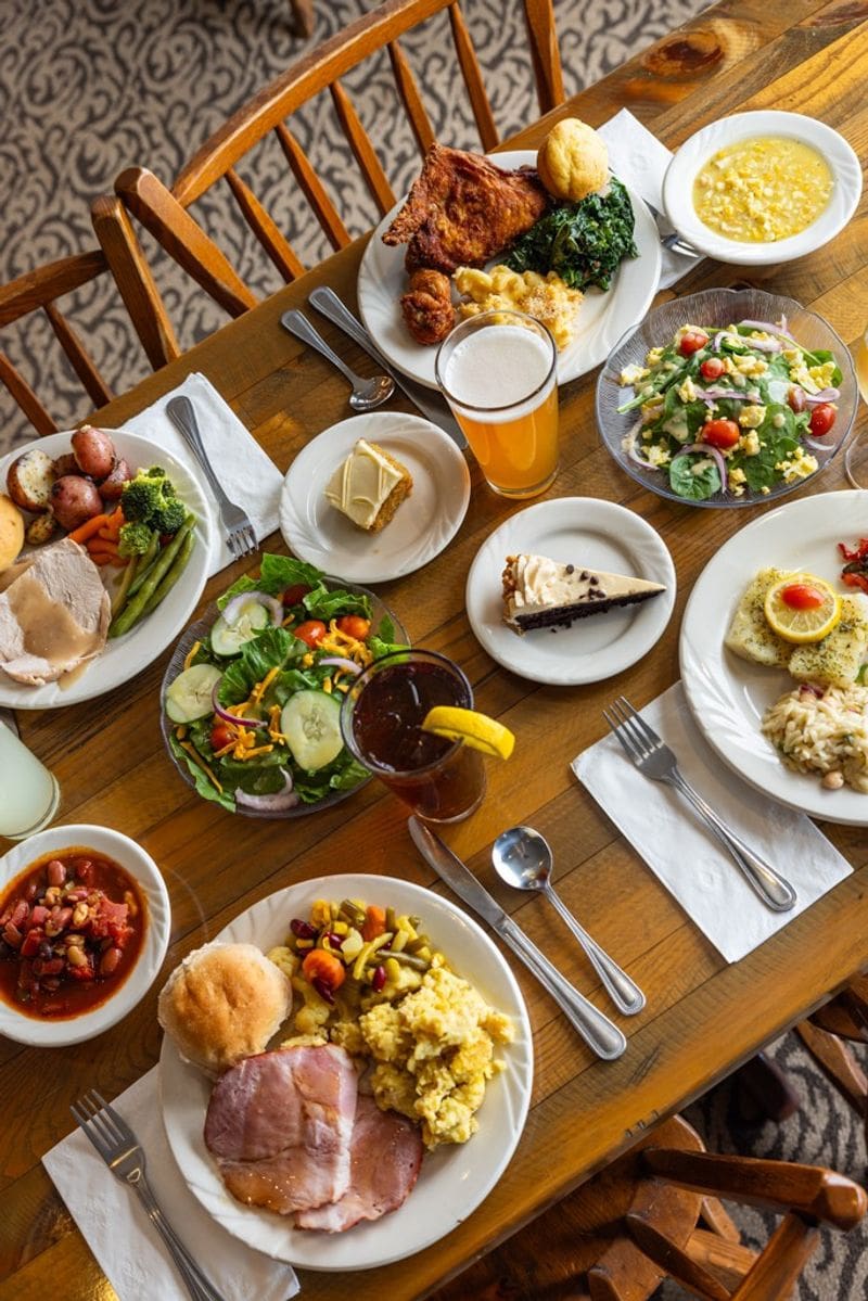 Miller's Smorgasbord: Almost a Century of Amish Cooking Excellence