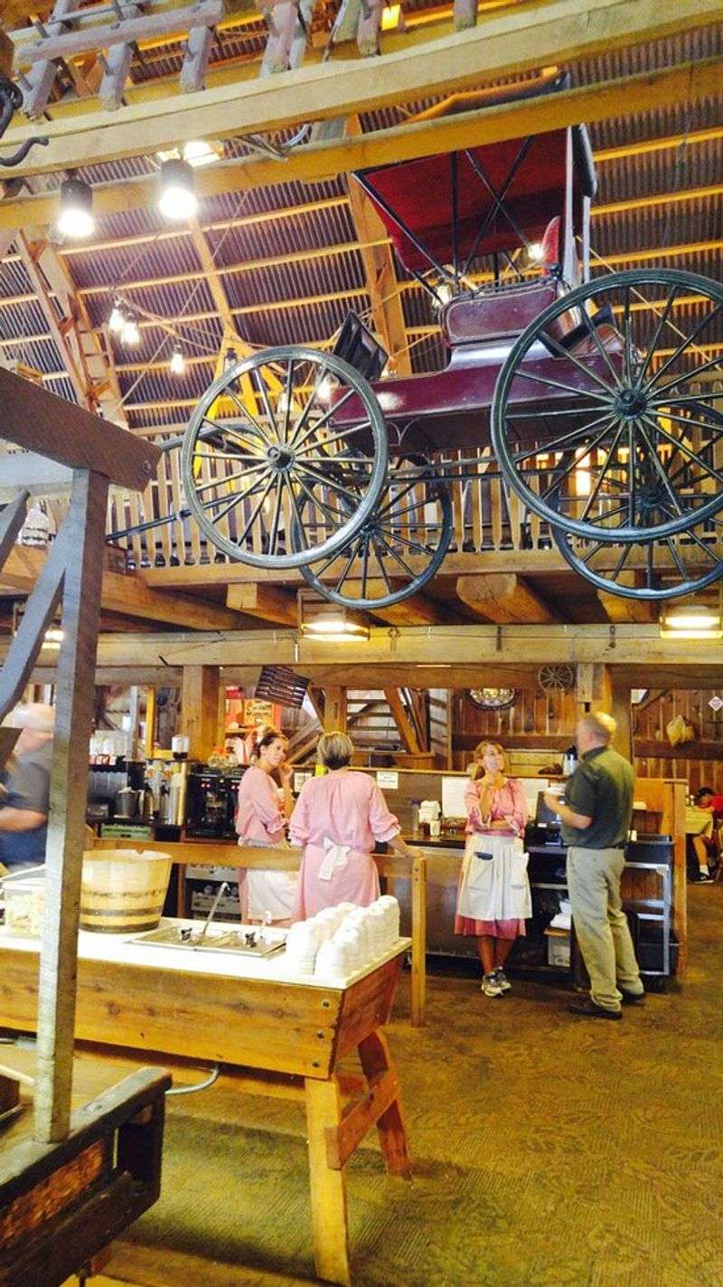 The Barn Restaurant — Smithville (Wayne County)