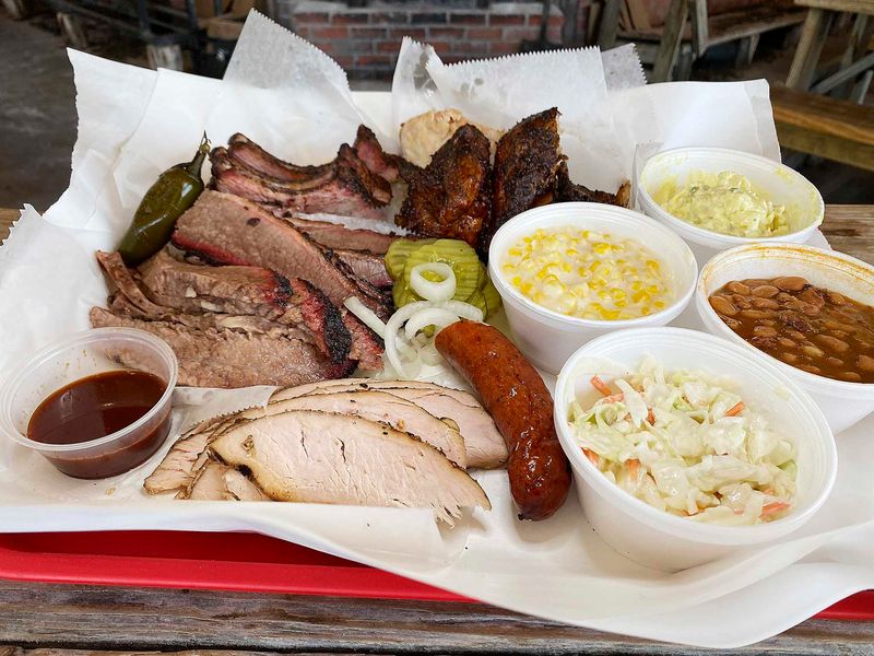 Rudy's Country Store & Bar-B-Q – The Chain That Locals Actually Love