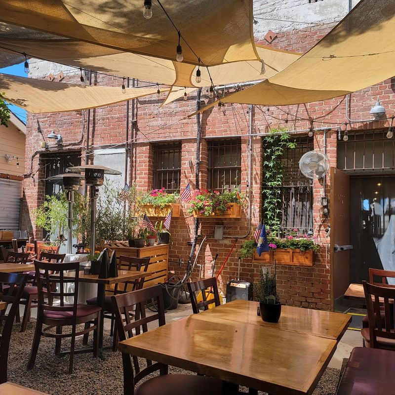 Tarantella on 4th – Long Beach