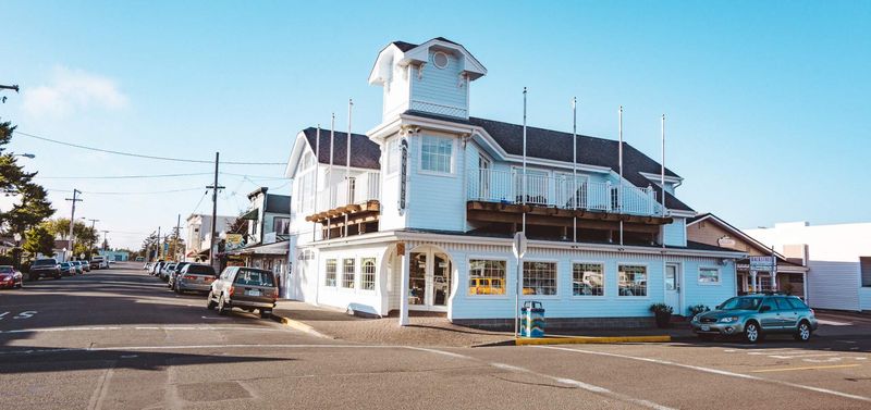 Florence Oregon Offers Perfect Base Camp for Dune Explorers