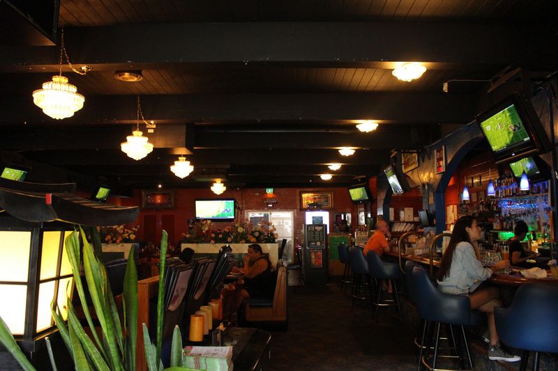 Tiffany's Restaurant & Bar — Wailuku, Maui