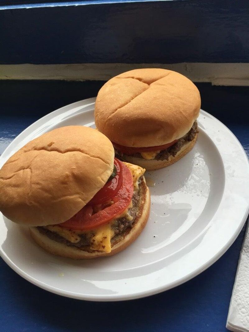 Charlie’s Hamburgers — Folsom (Delco)