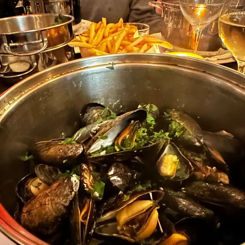 Flex Mussels — Pot After Pot of Briny Brilliance