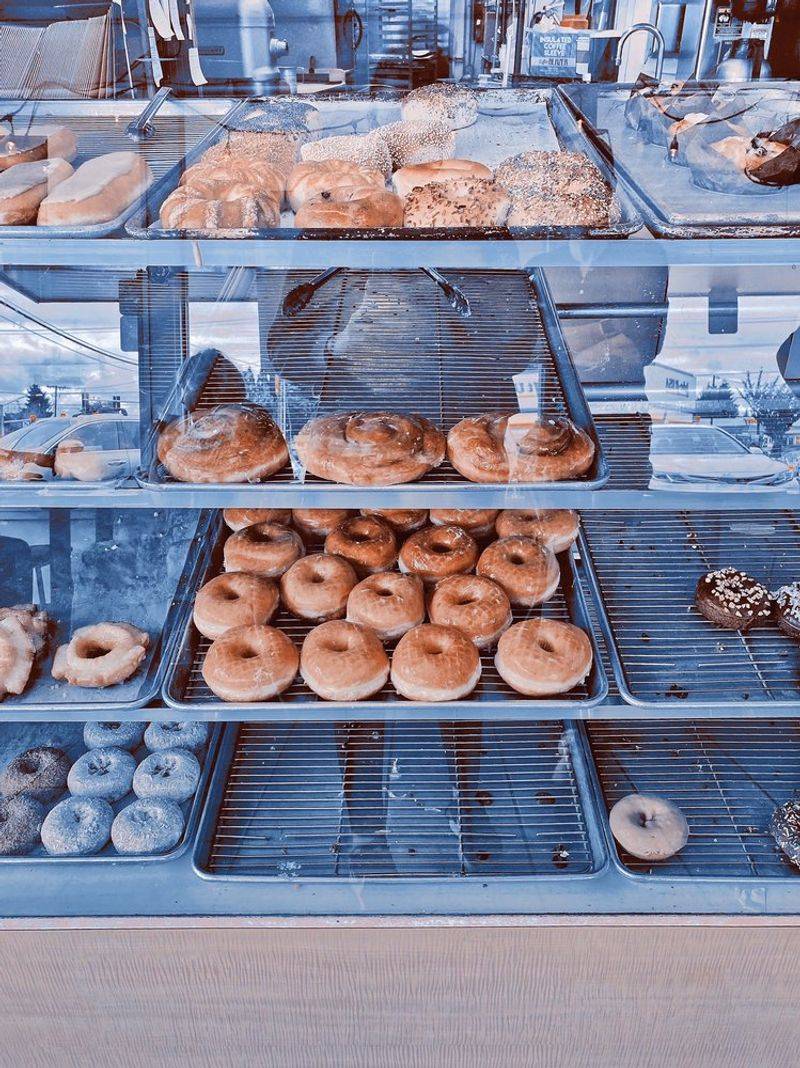 Cal’s Donuts & Pastry (Eugene) — cash-only, no-frills, all flavor