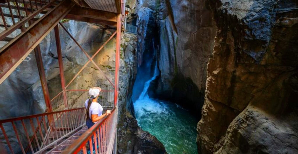 The Hidden Colorado Mountain Town with Hot Springs and Hiking Trails