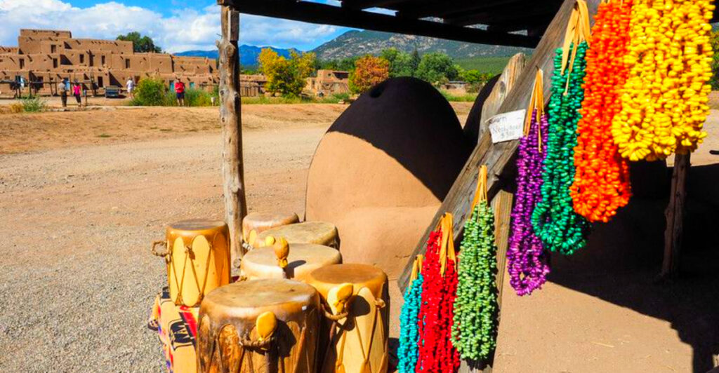 The Hidden New Mexico Pueblo Town with Ancient Ruins and Art Markets