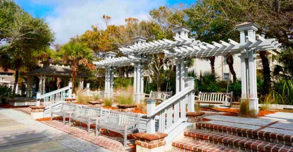 The Hidden South Carolina Island Town with Spanish Moss and Beaches