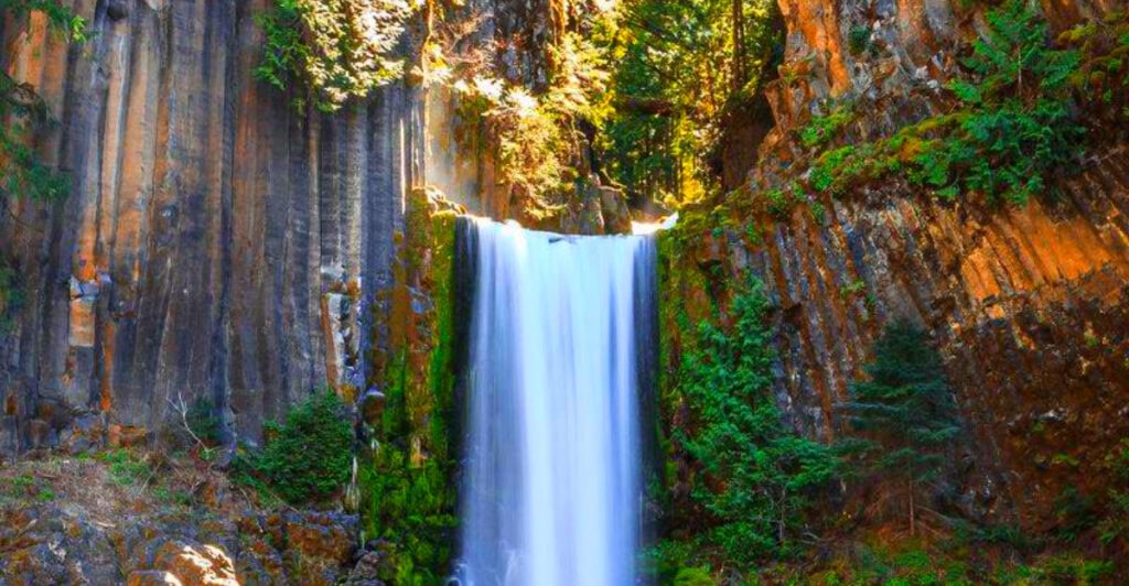 10 of the Most Beautiful Waterfall Hikes in America