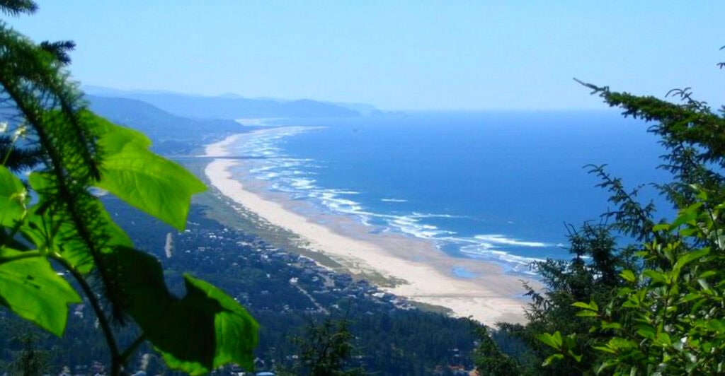 The Oregon Beach Town Locals Keep Secret (And Why You Should Go)