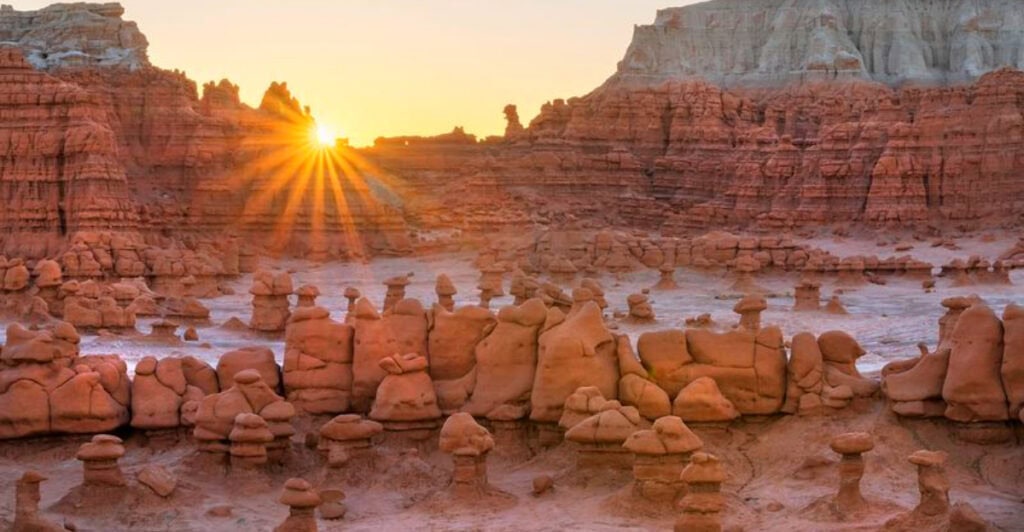 The Utah Town With Hoodoos That Look Like Fairy Castles
