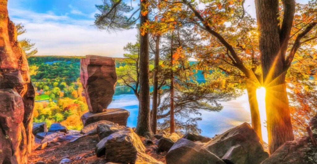The Wisconsin Gem Where Devil’s Lake Shines Beyond the Crowds
